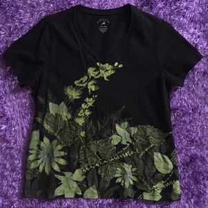 White Stag Tee floral black and green small t-shirt